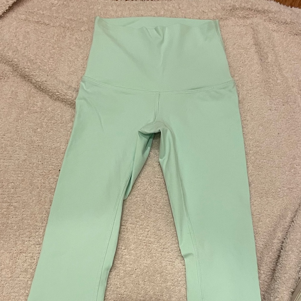 Lululemon legging never worn size 2